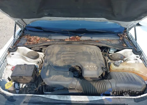 2013 Chrysler 300 Motown from USA, damaged, VIN 2C3CCAAG5DH508119